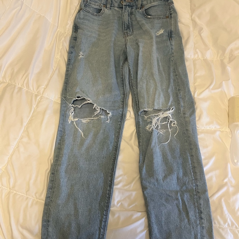 American Eagle Outfitters Light Blue Distressed Boyfriend Jeans